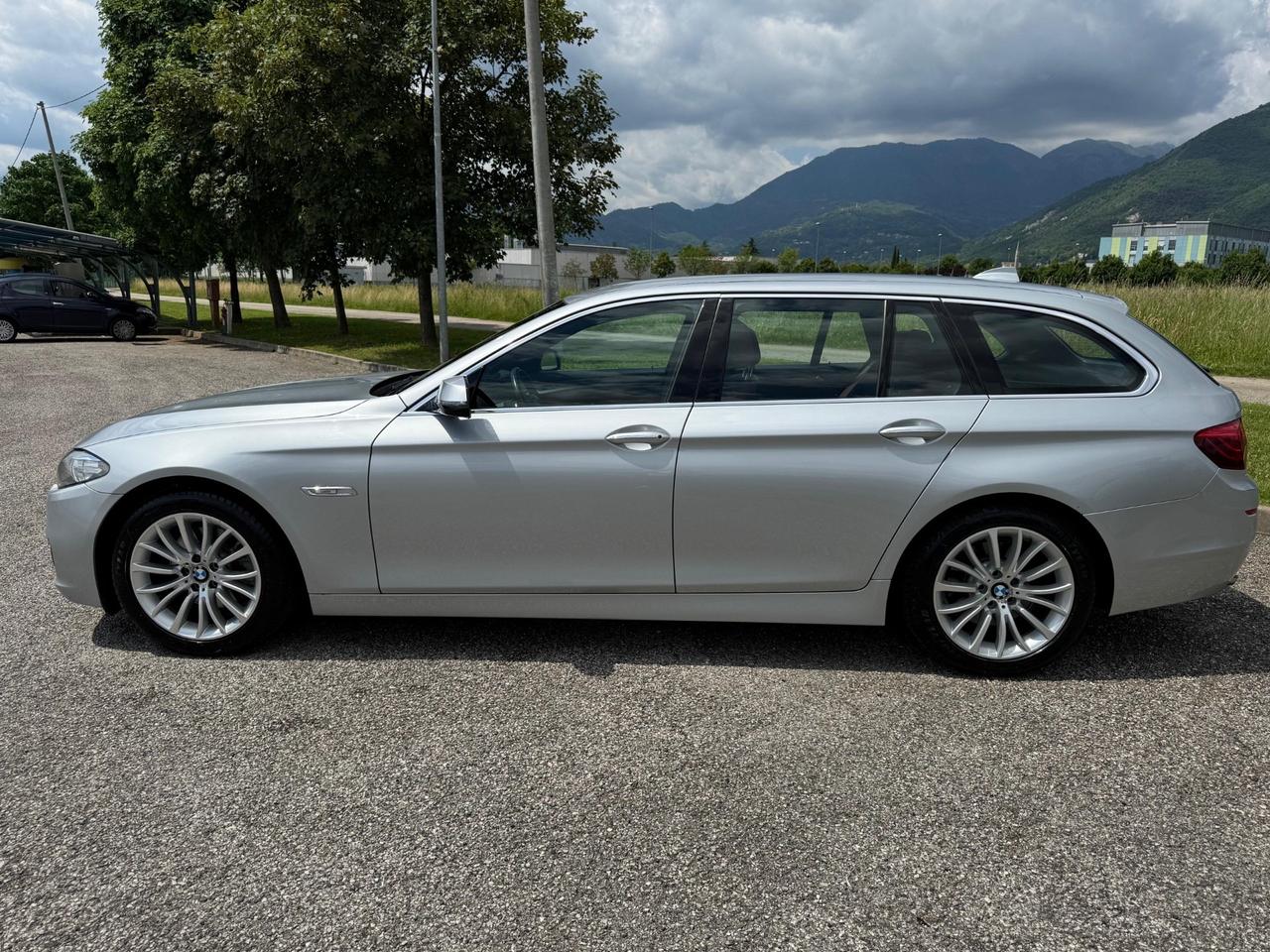 Bmw 520d xDrive Touring Luxury