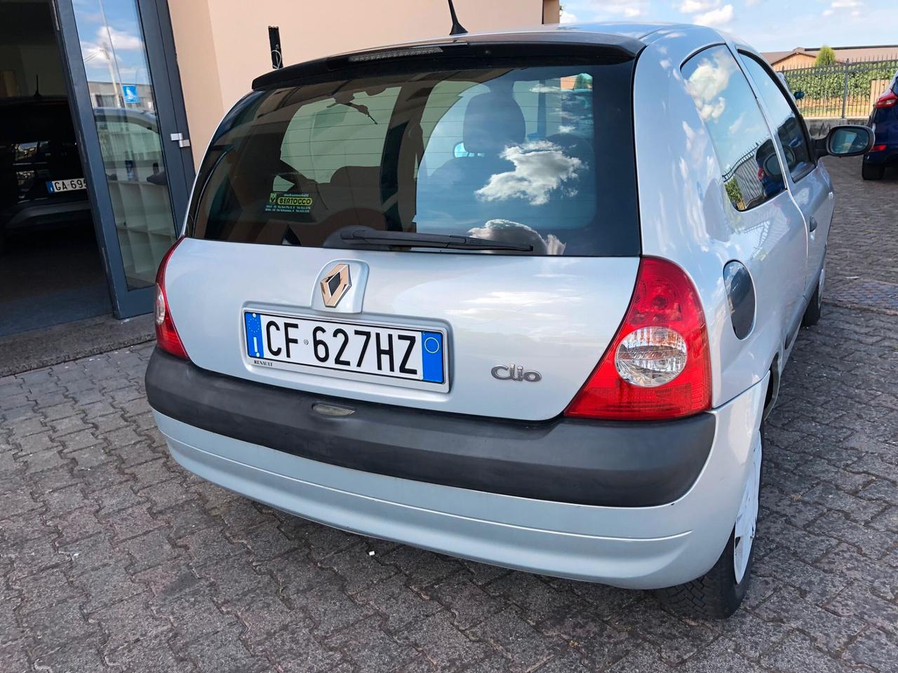 Renault Clio 1.2 cat 3 porte Symbol
