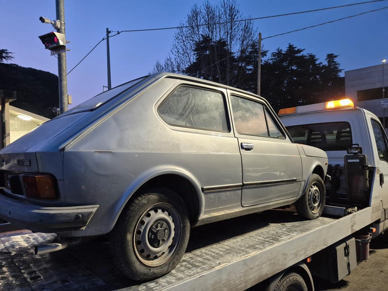 AUTO D'EPOCA FIAT 127