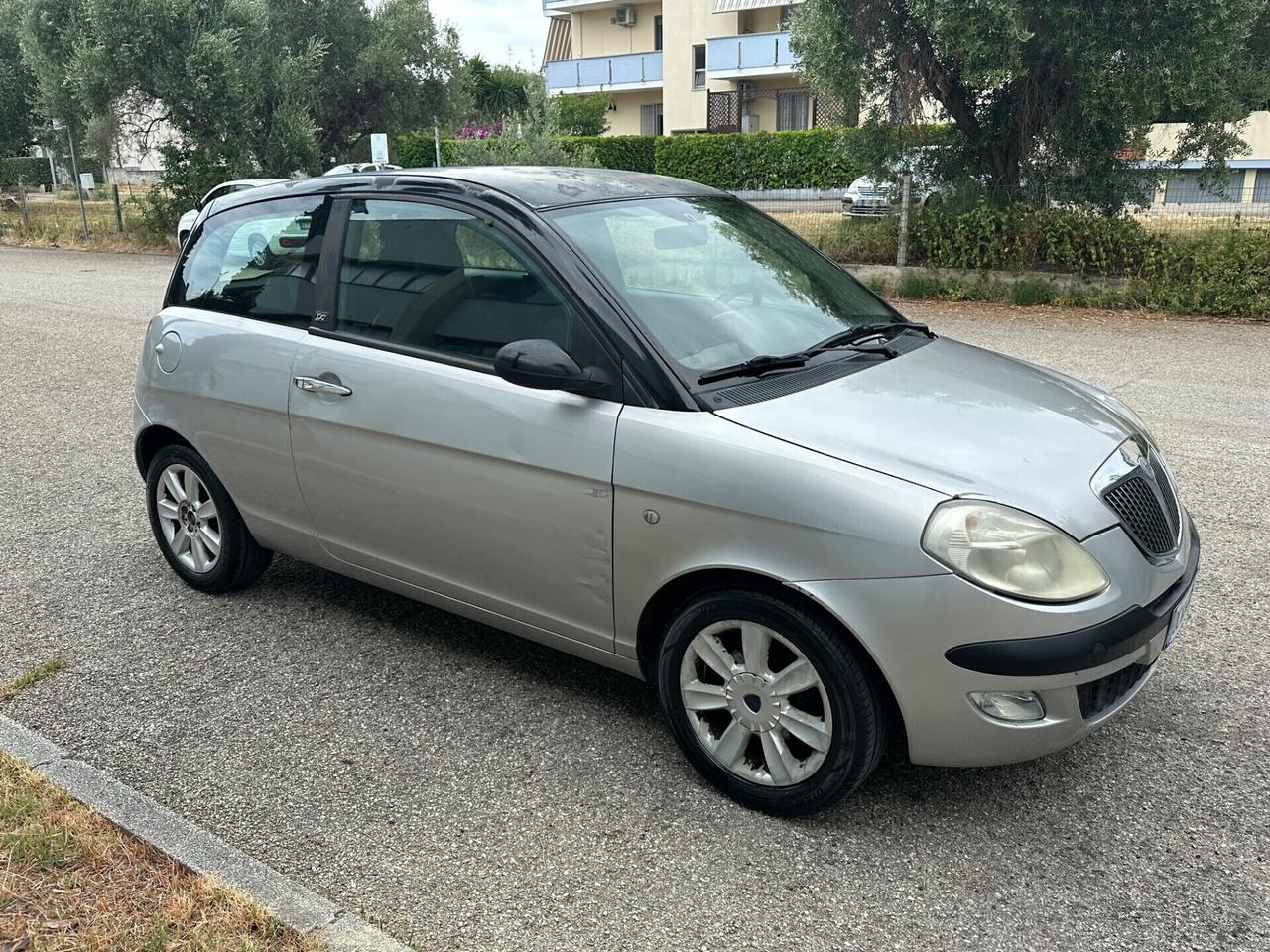 Lancia Ypsilon 1200 benz 2006 neopatentati
