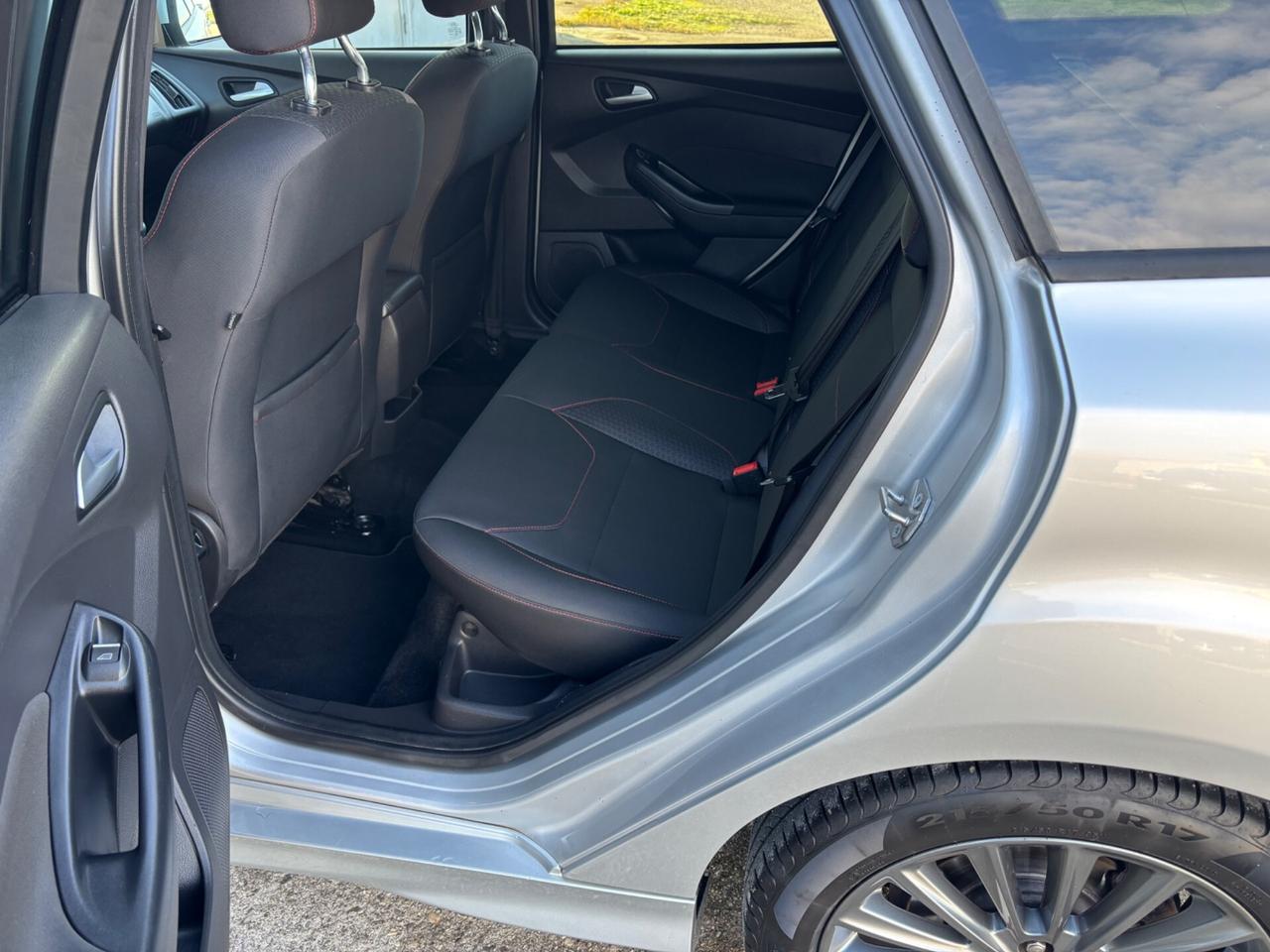 Ford Focus 1.5 TDCi ST Line. EURO 6B. Garanzia