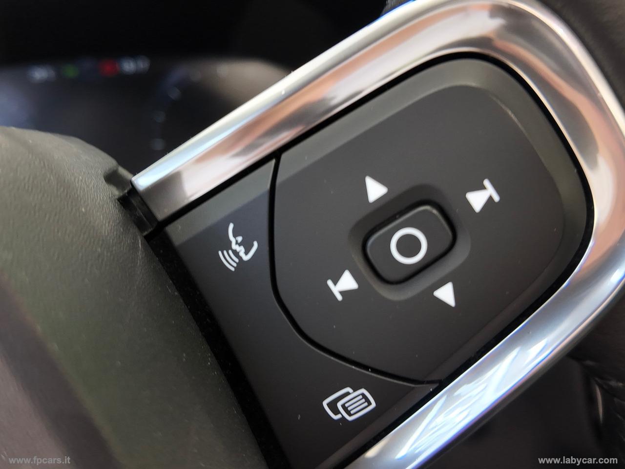 VOLVO XC40 D3 Geartronic R-design TETTO APRIBILE