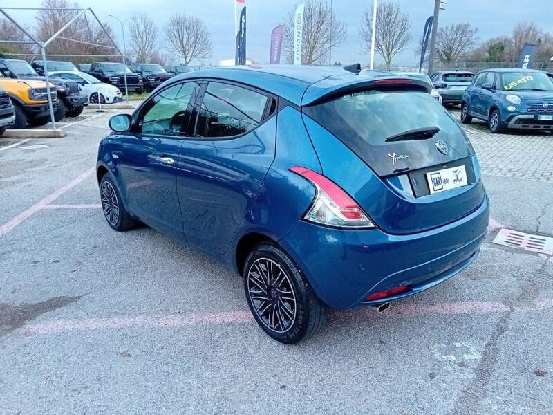 Lancia Ypsilon 1.0 FireFly 5 porte S&S Hybrid Gold