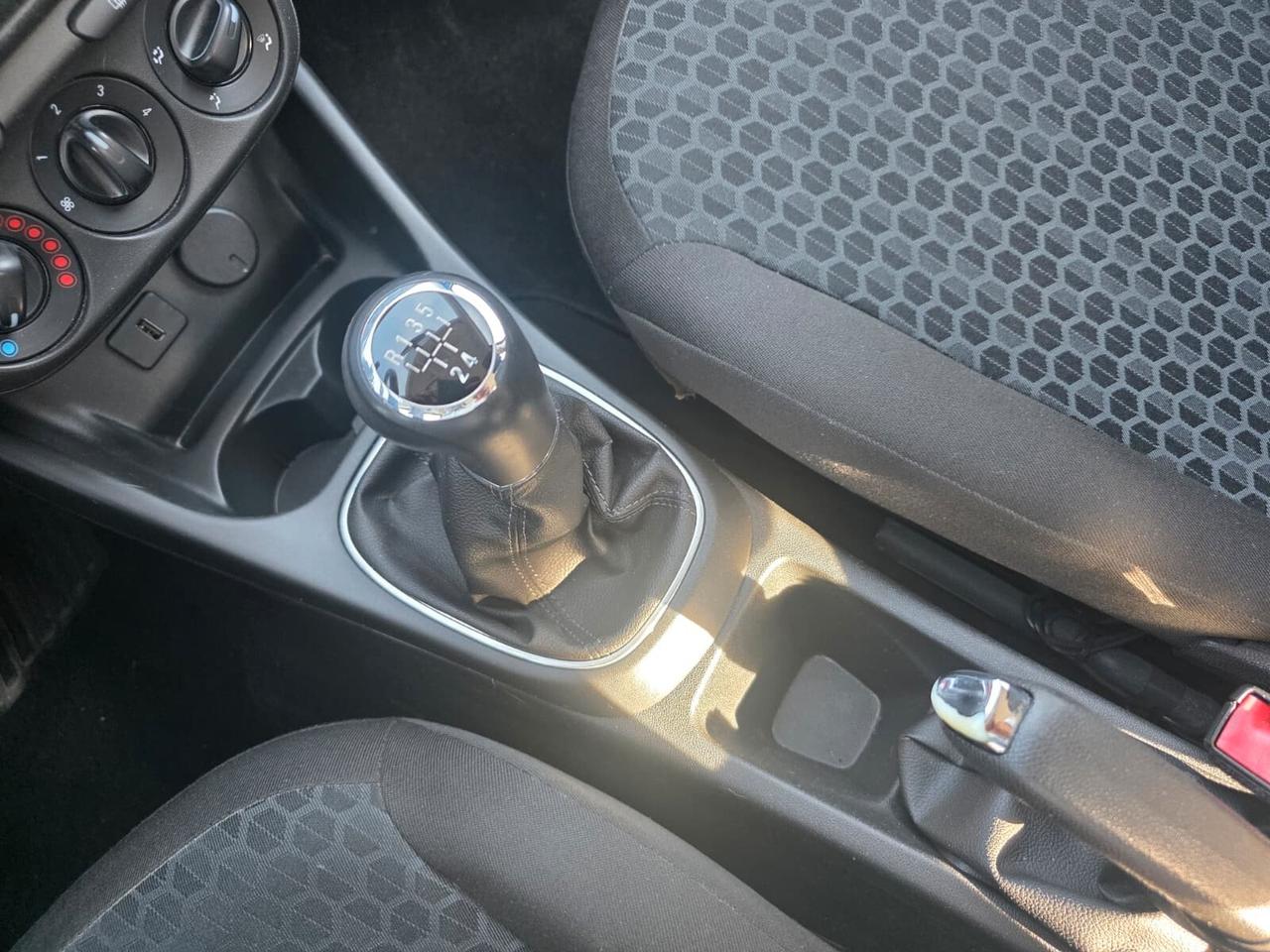 Opel Corsa 1.2 5 porte