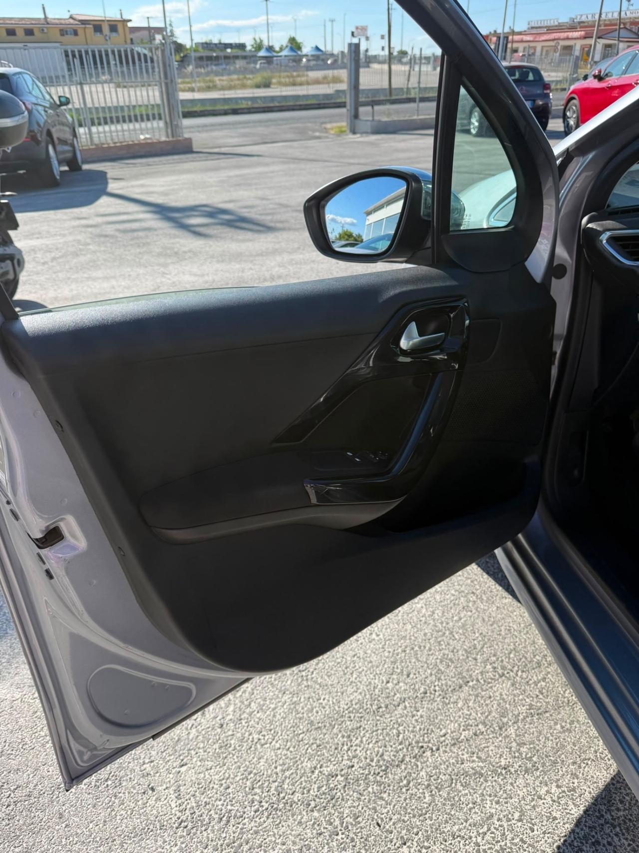 Peugeot 208 BlueHDi 100 S&S 5 porte Allure