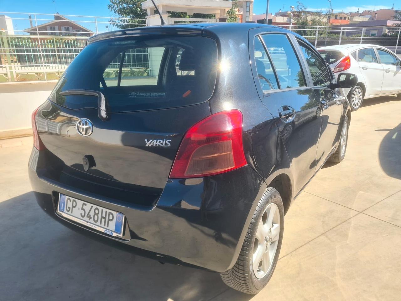 Toyota Yaris 1.0 5 porte Sol