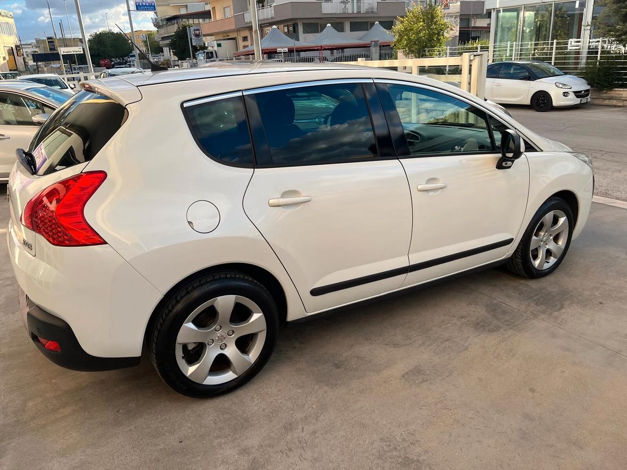 Peugeot 3008 1.6 HDi 110CV Business