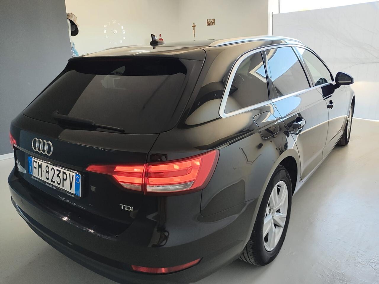 Audi A4 Avant 2.0 TDI 122 CV Sport automatica