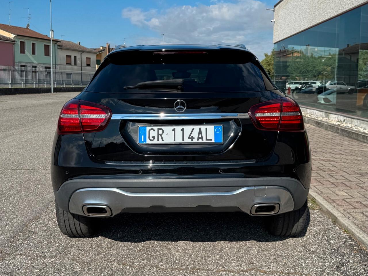 Mercedes GLA 180 Premium Plus