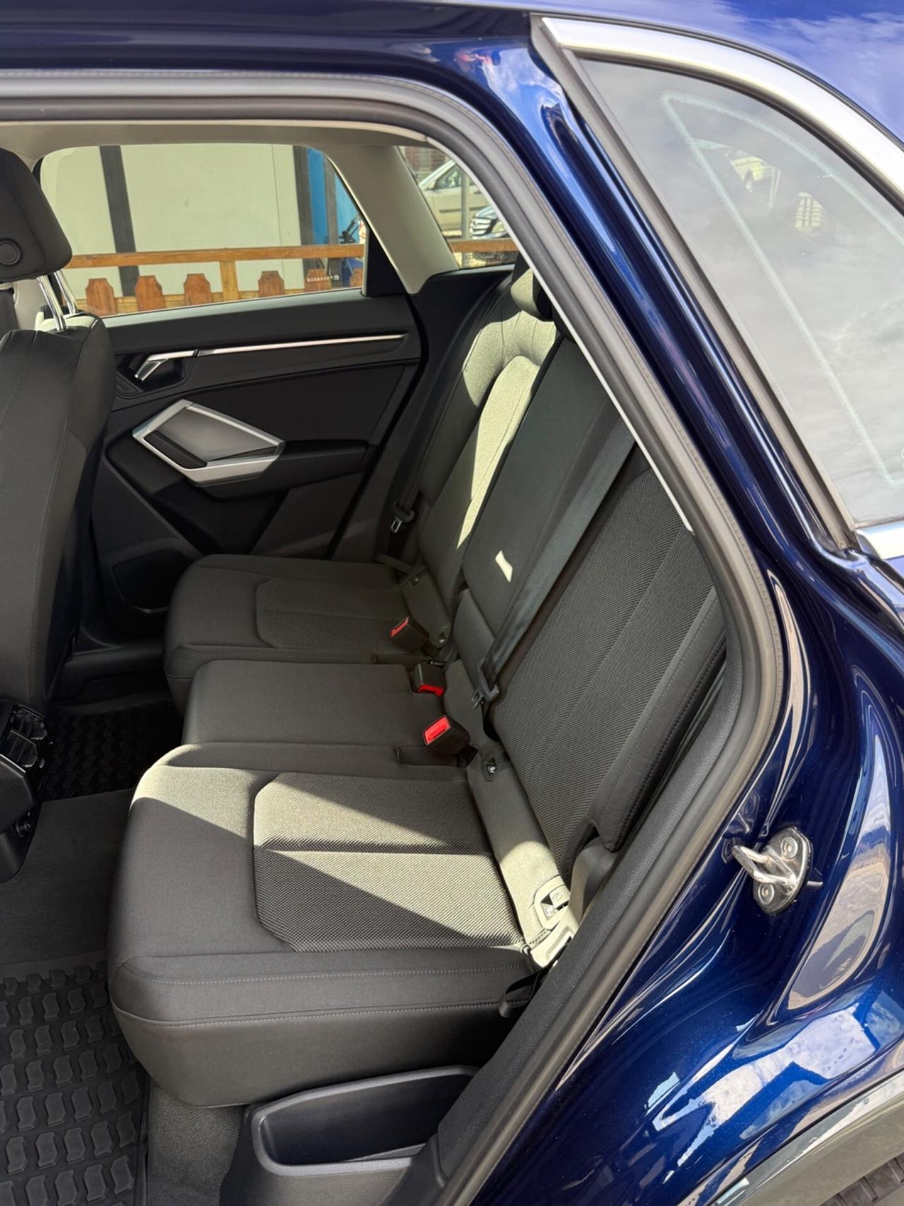 Audi Q3 35 TDI S tronic Business Advanced 12/2022