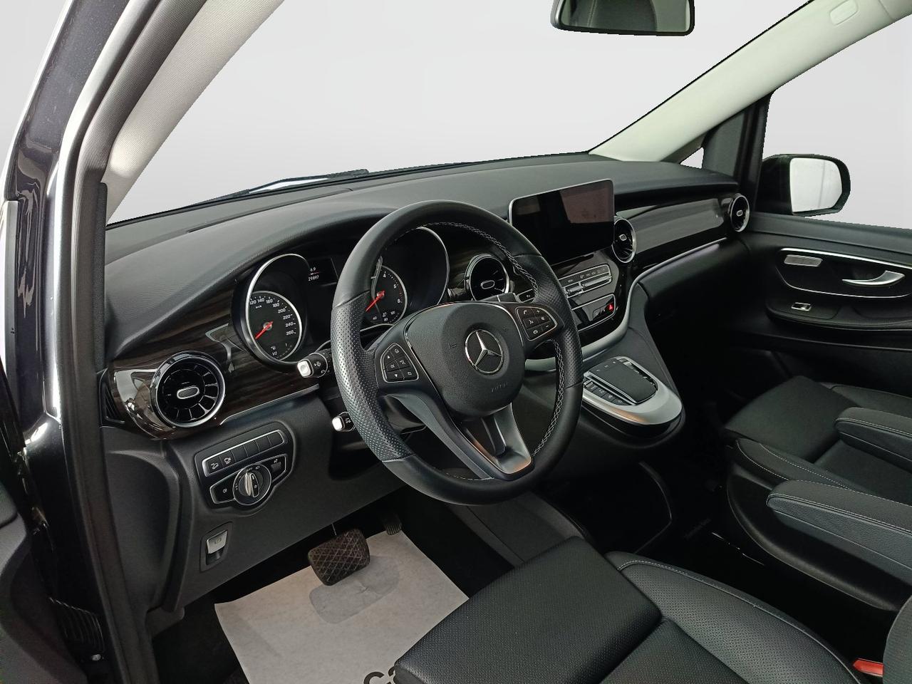 Mercedes-Benz Classe V - W447 2019 Extralong - V Extralong 300 d Premium 4matic auto