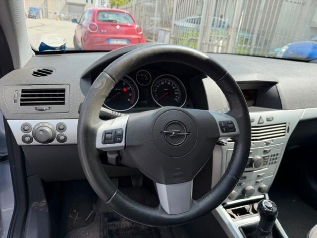 Opel Astra 1.4i 16V cat 3 porte adatta a neopatentati