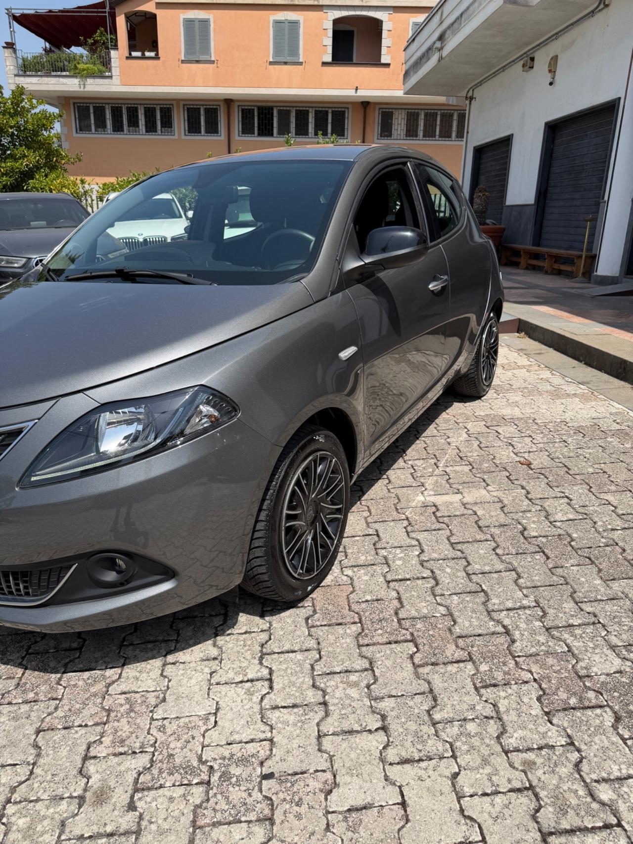 Lancia Ypsilon 1.2 69 CV 5 porte GPL Gold