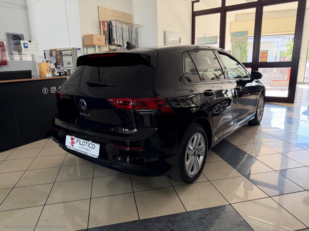 VOLKSWAGEN Golf 2.0 TDI 150CV DSG SCR Life FULL | USATO GARANTITO