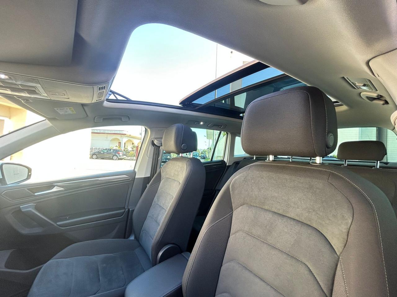 VW Tiguan 2.0 TDI 150Cv 4MOTION DSG TETTO/LED-2019