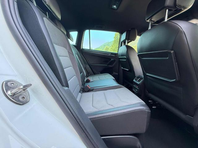 VOLKSWAGEN Tiguan 2.0 TDI 4MOTION R-LINE