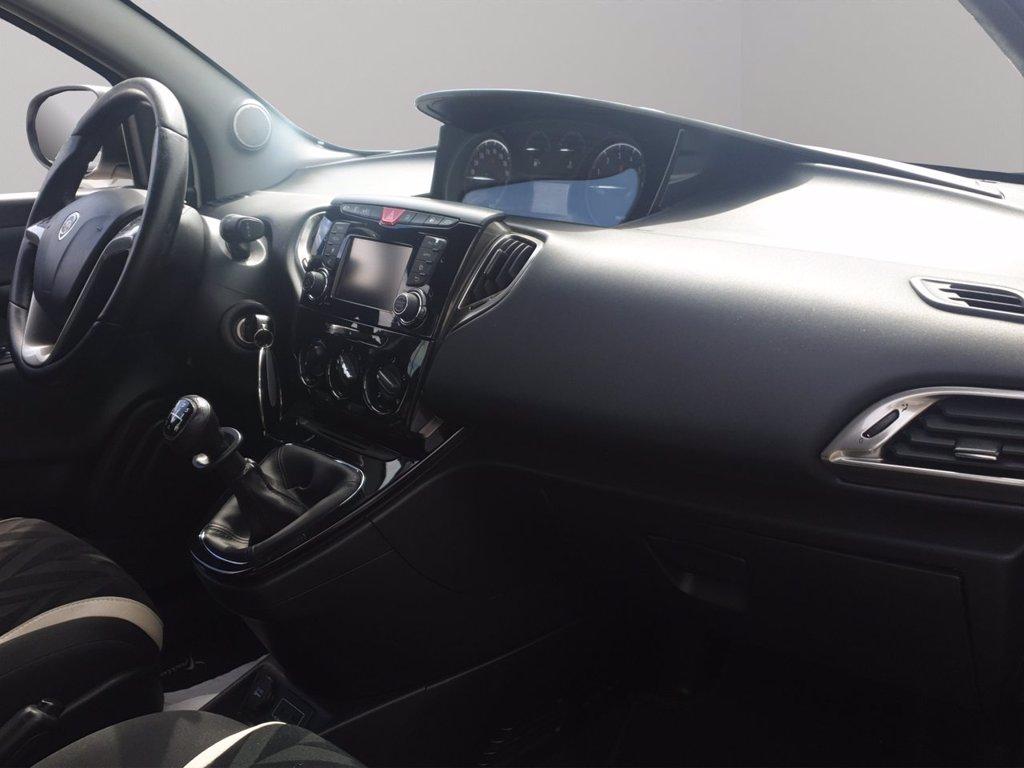 LANCIA Ypsilon 1.2 silver 69cv del 2016
