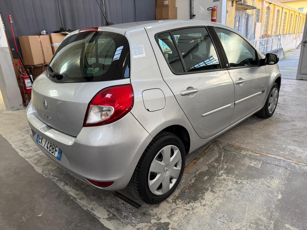 Renault Clio 1.2 16V 5 porte neopatentati