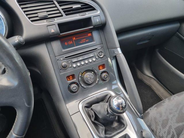 PEUGEOT 3008 1.6 HDi 112CV Tecno