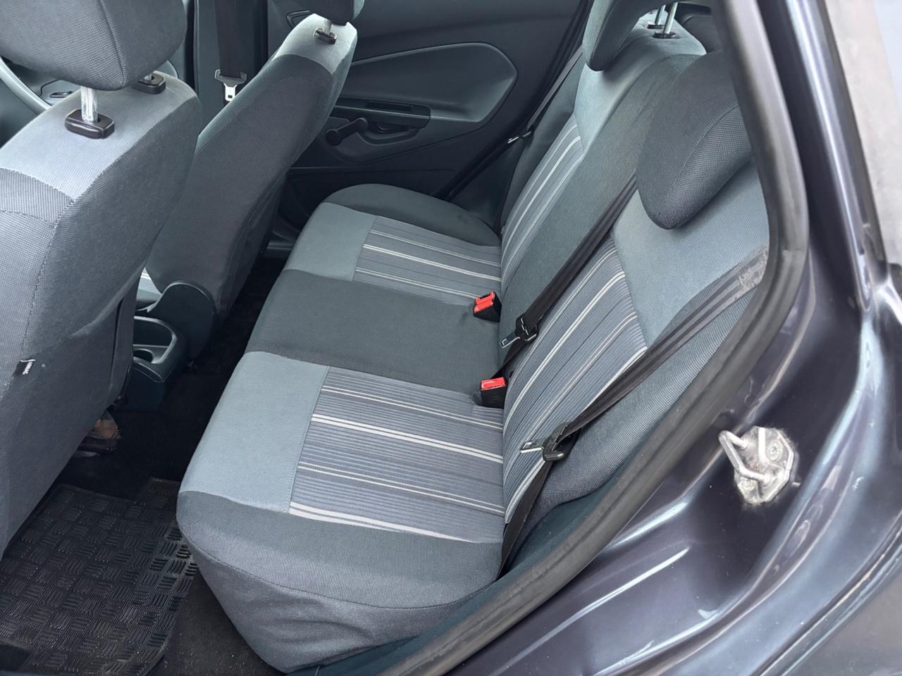 Ford Fiesta 1.4 TDCi 68CV 5 porte Titanium