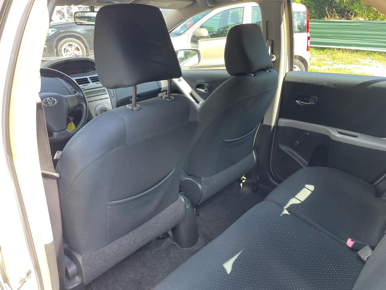 Toyota Yaris 1.0 5 porte