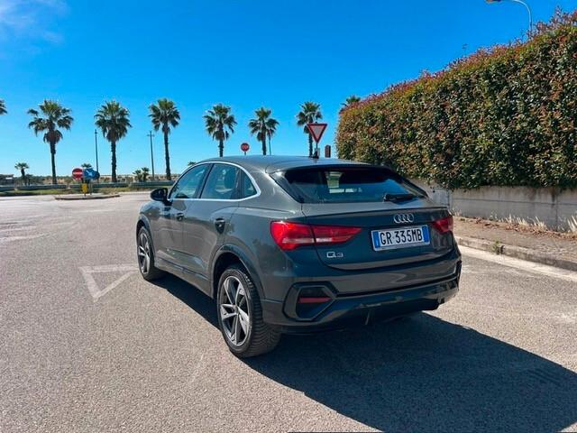 Audi Q3 35 TDI quattro S tronic Identity Black
