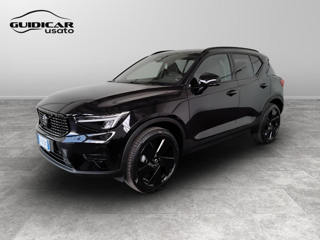 VOLVO XC40 2023 - XC40 2.0 b3 Plus Black Edition auto