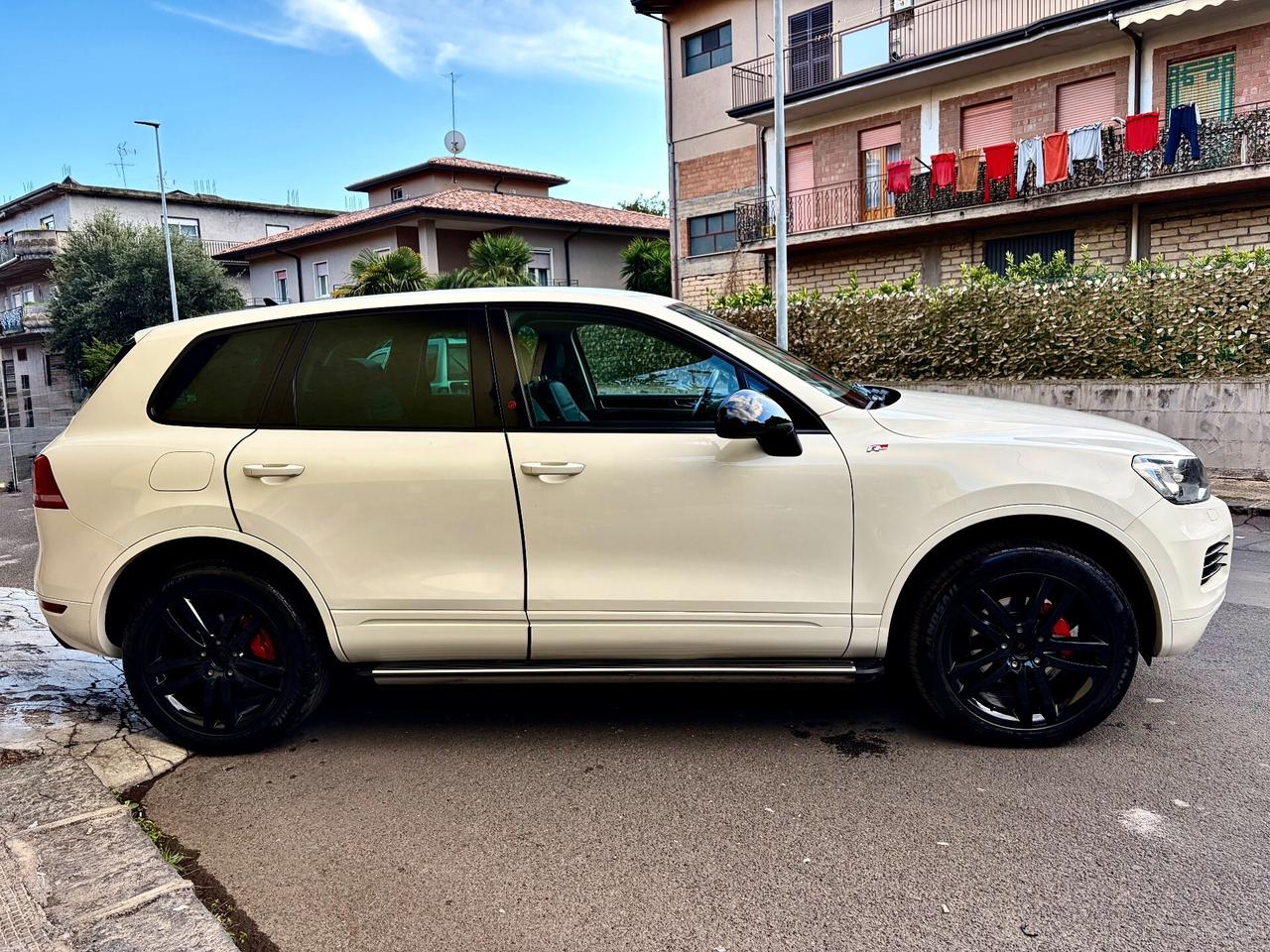 Volkswagen Touareg 3.0 TDI R-Line 245CV bluemotion