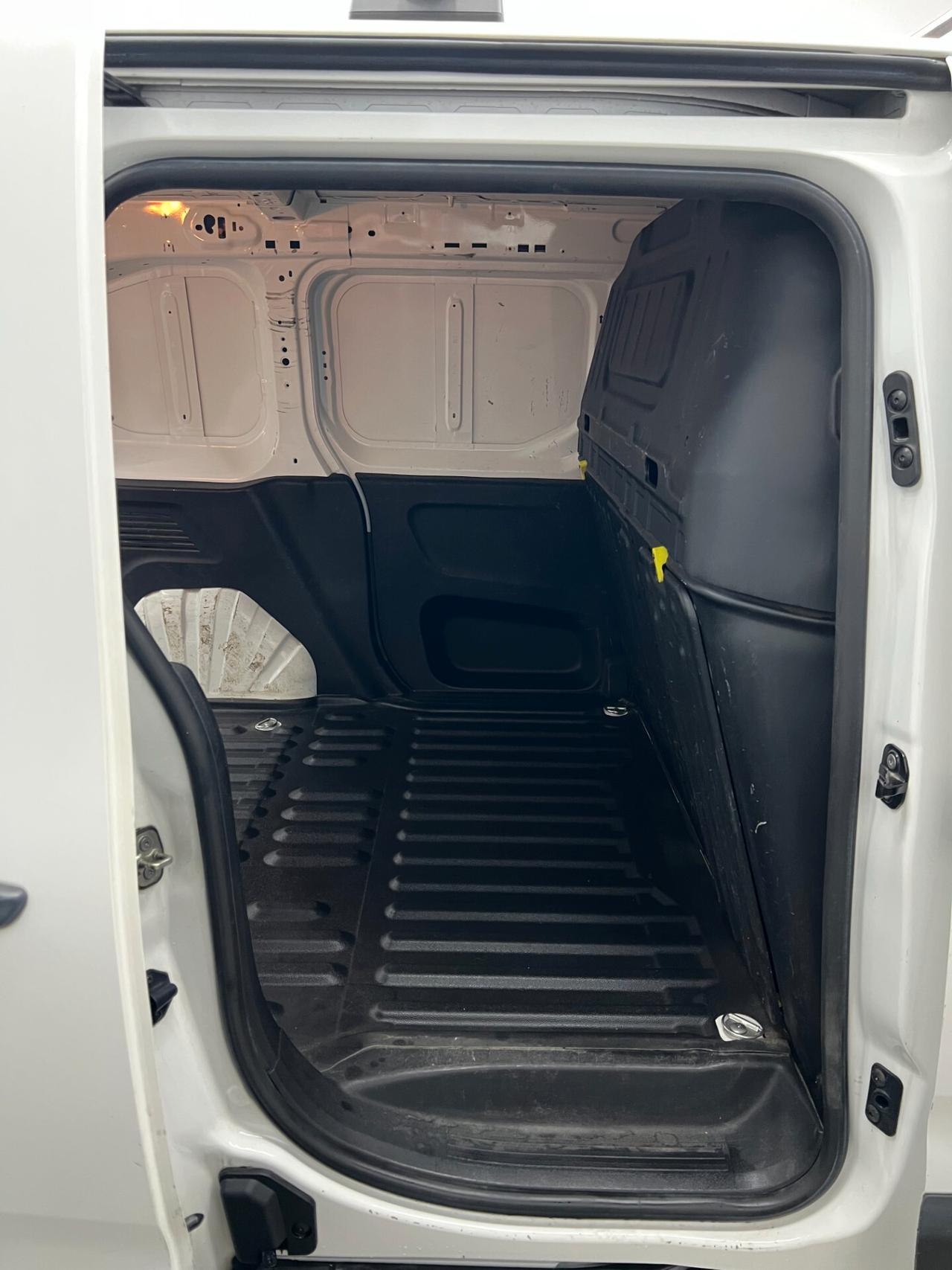 Opel Combo Cargo 1.6 Diesel PC 650kg