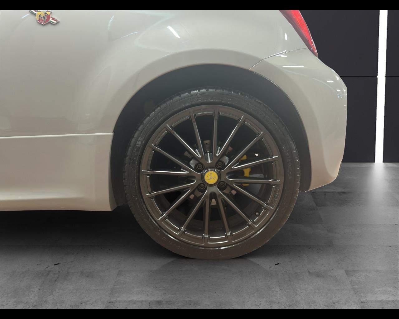 ABARTH 695 - 695 1.4 Turbo T-Jet 180 CV M.T.A.