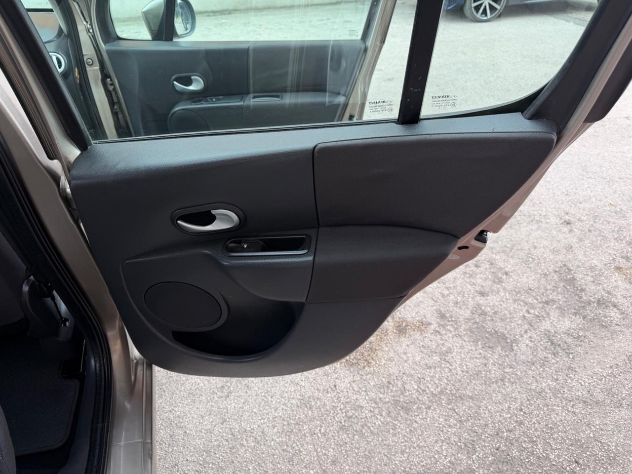 Renault Modus Grand 1.5 dCi 85CV Dynamique