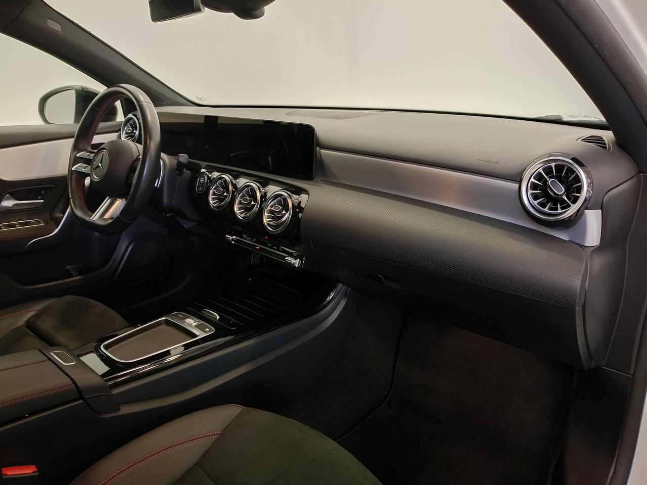 Mercedes-Benz Classe A - W177 2023 - A 180 d AMG Line Advanced Plus auto