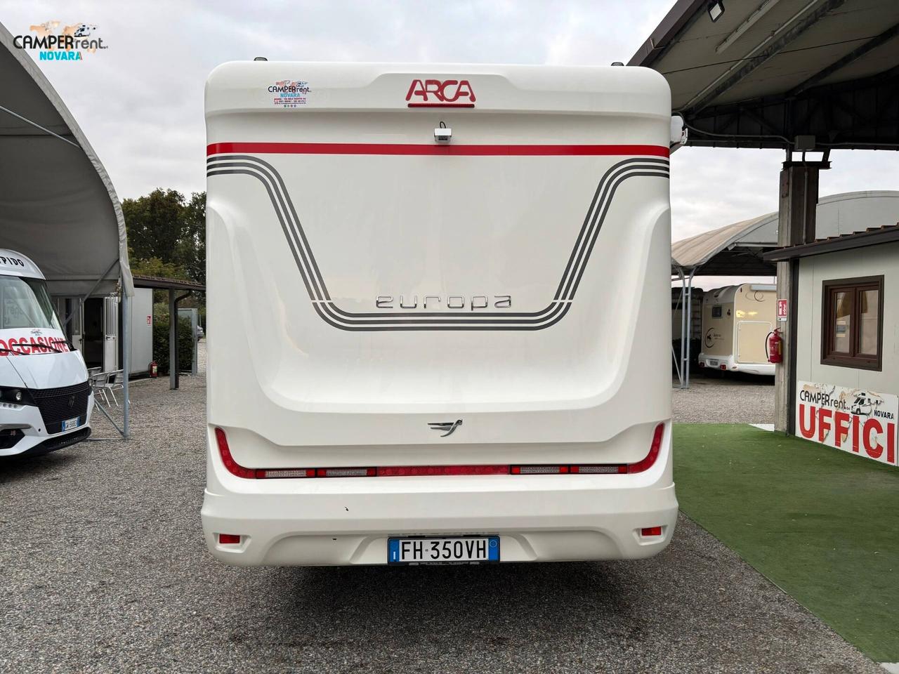 ARCA EUROPA M699 GLG - mansardato con letti gemelli in coda ed ampio garage