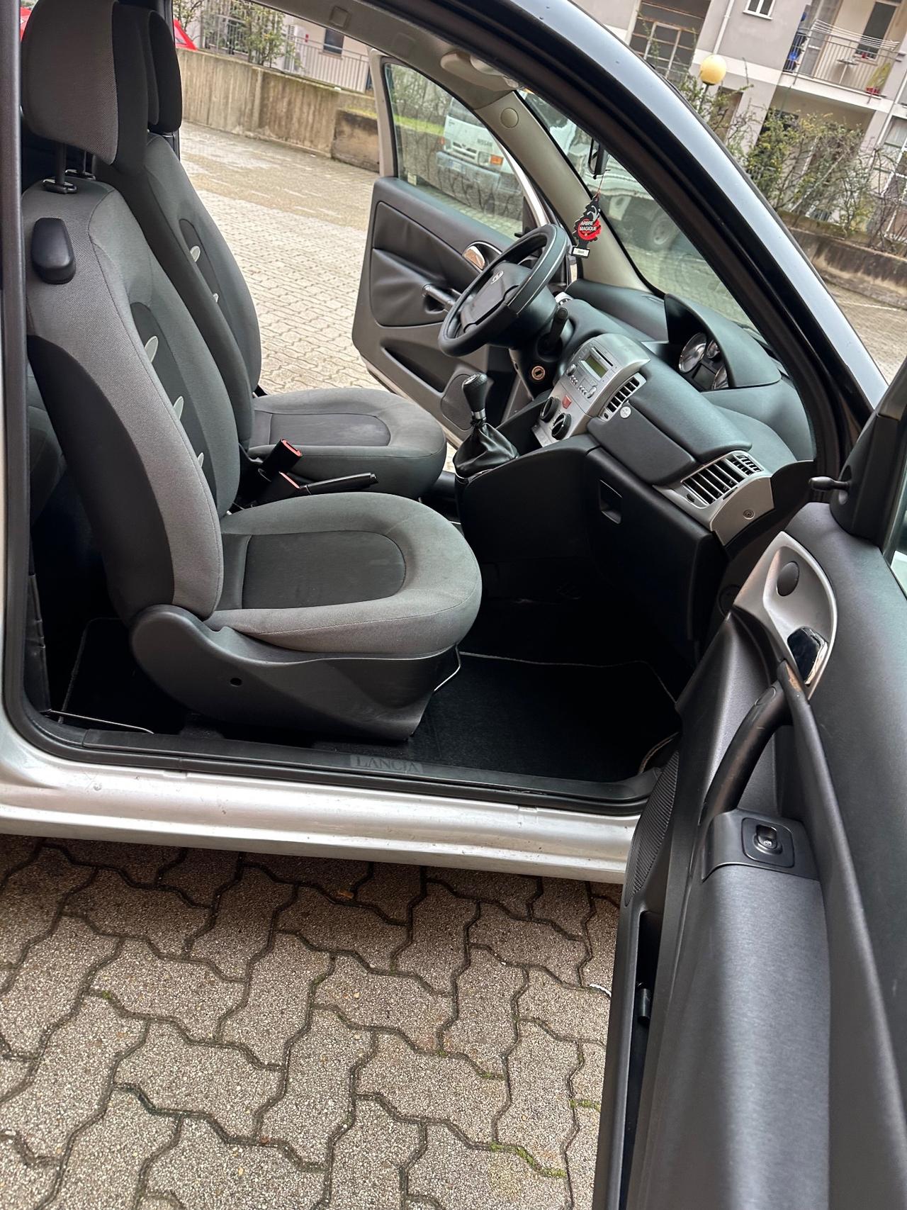 Lancia Ypsilon 1.2 Argento