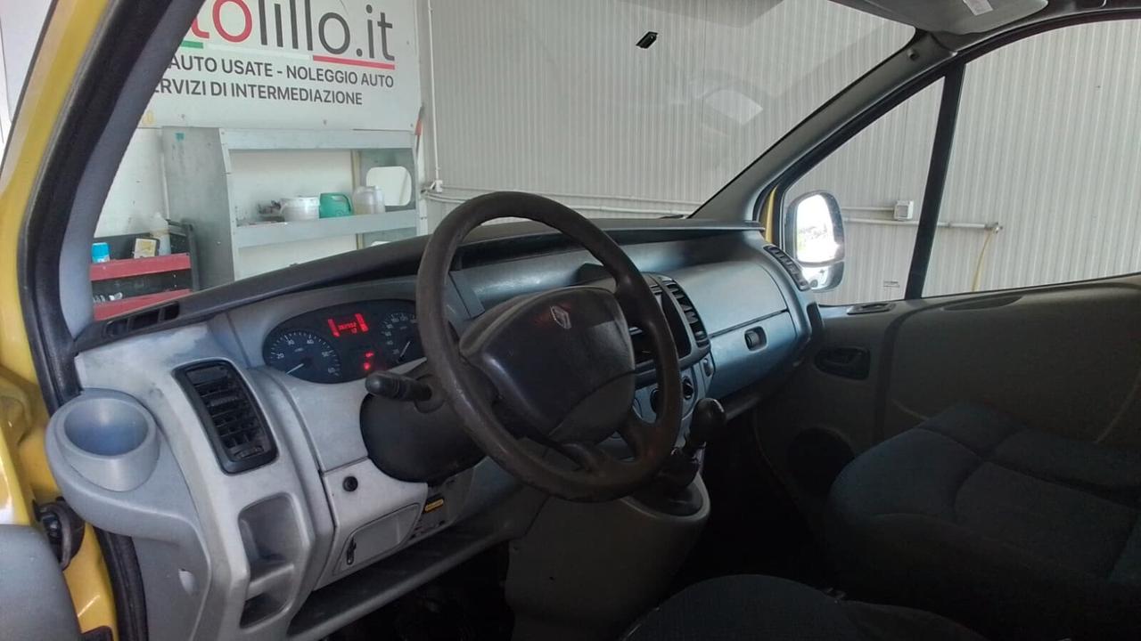 Renault Trafic T27 2.0 dCi 135 cv