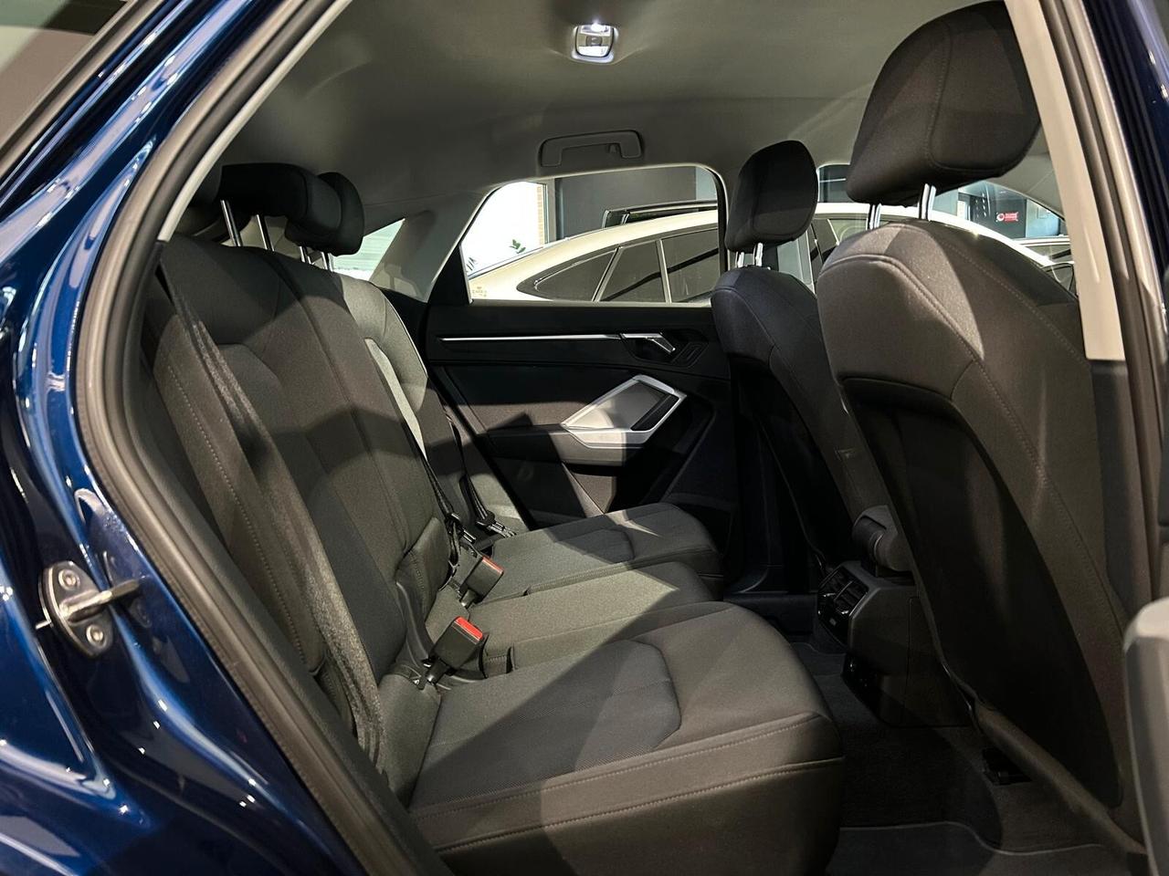 Audi Q3 45 TFSI e S tronic Business