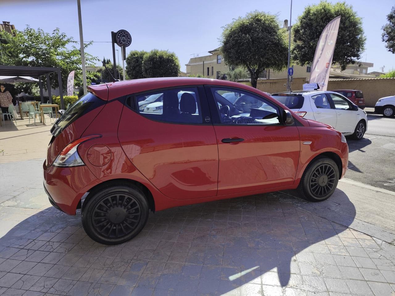 Lancia Ypsilon 1.0 FireFly 5 porte S&S Hybrid Ecochic Silver