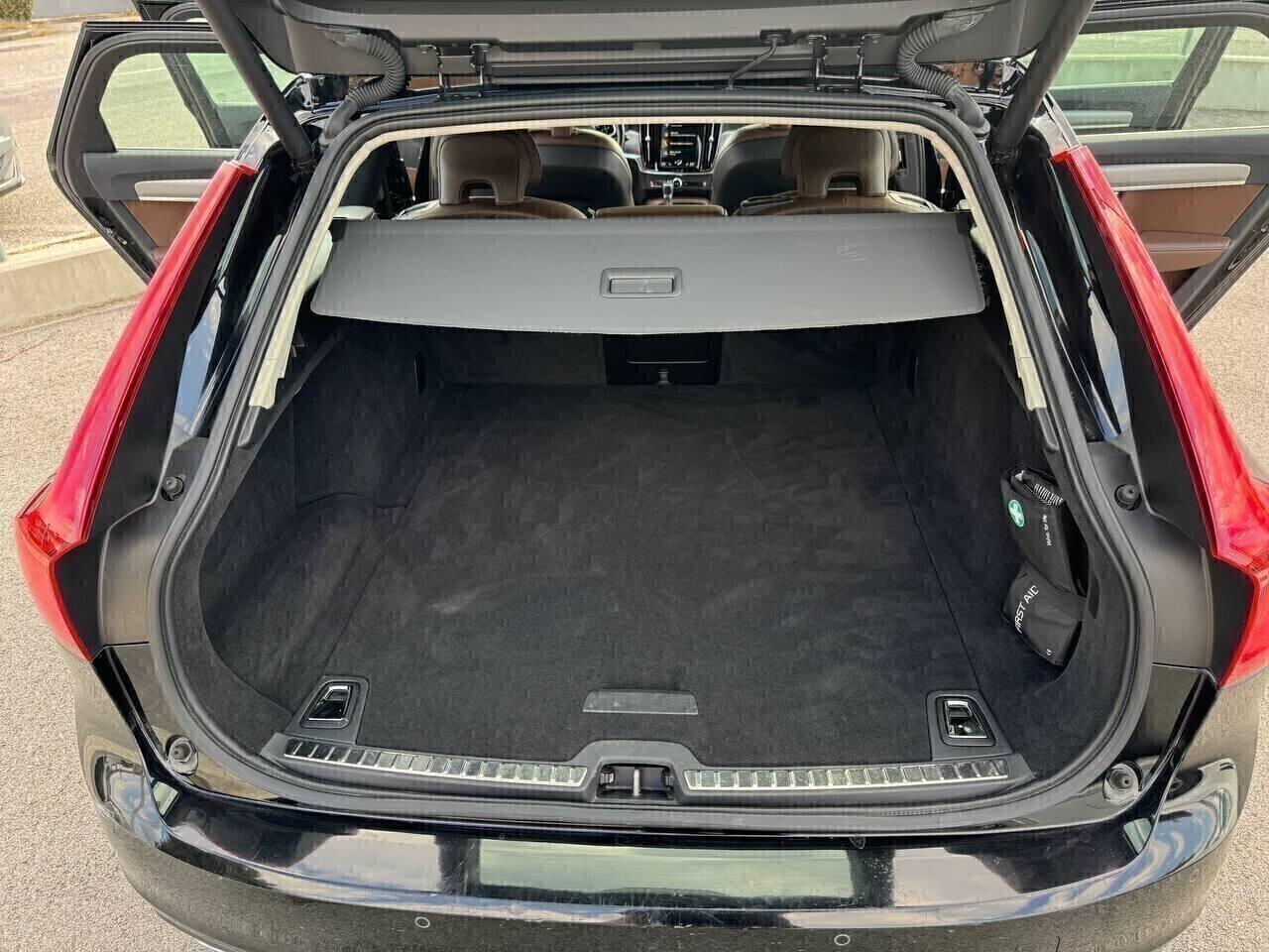 Volvo V90 D4 Momentum Unico Proprietario GUIDA INT