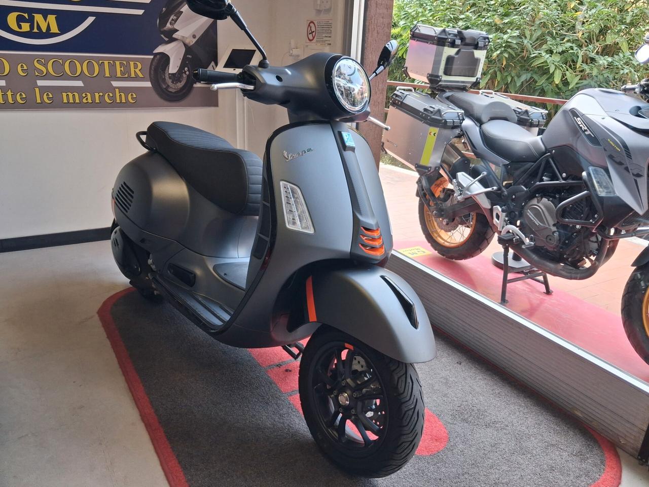 Vespa GTS 300 hpe SUPER TECH