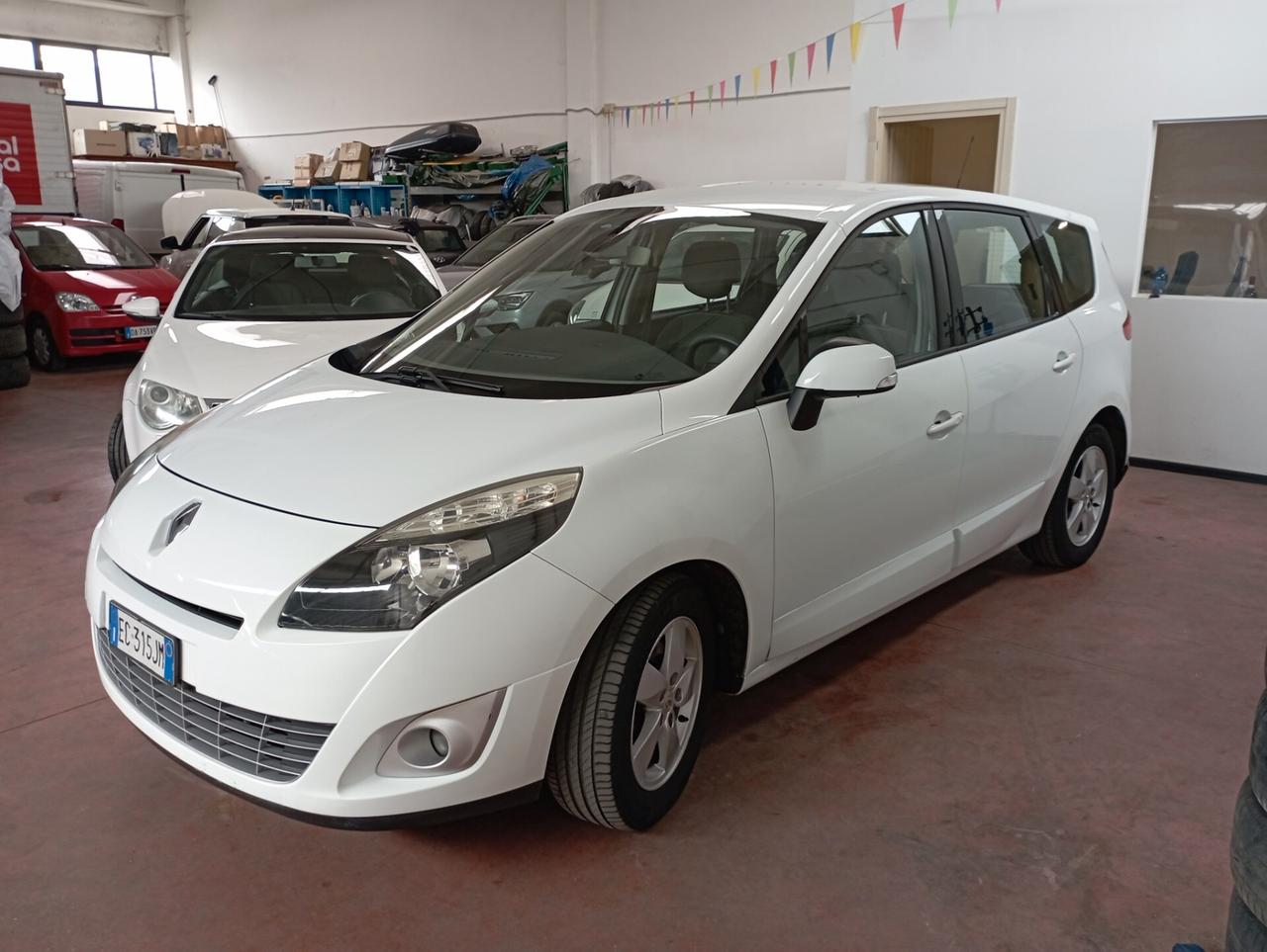 Renault Scenic Scénic X-Mod 1.5 dCi 110CV 7 POSTI