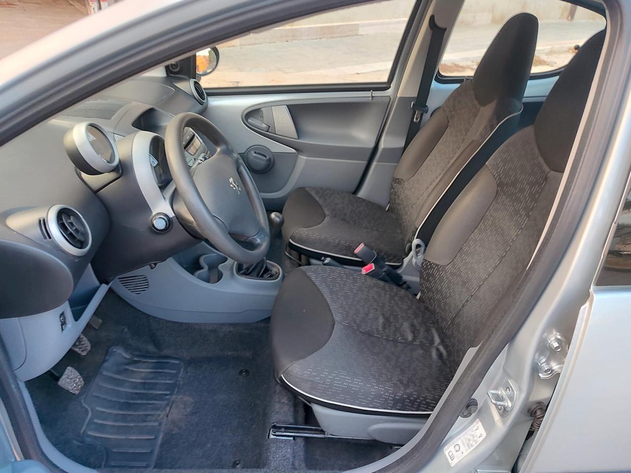 Peugeot 107 1.0 BENZINA 68CV 5p.