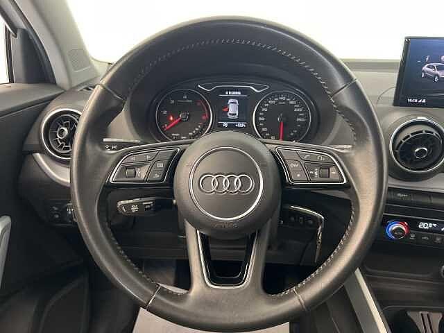 Audi Q2 30 TDI Business Design