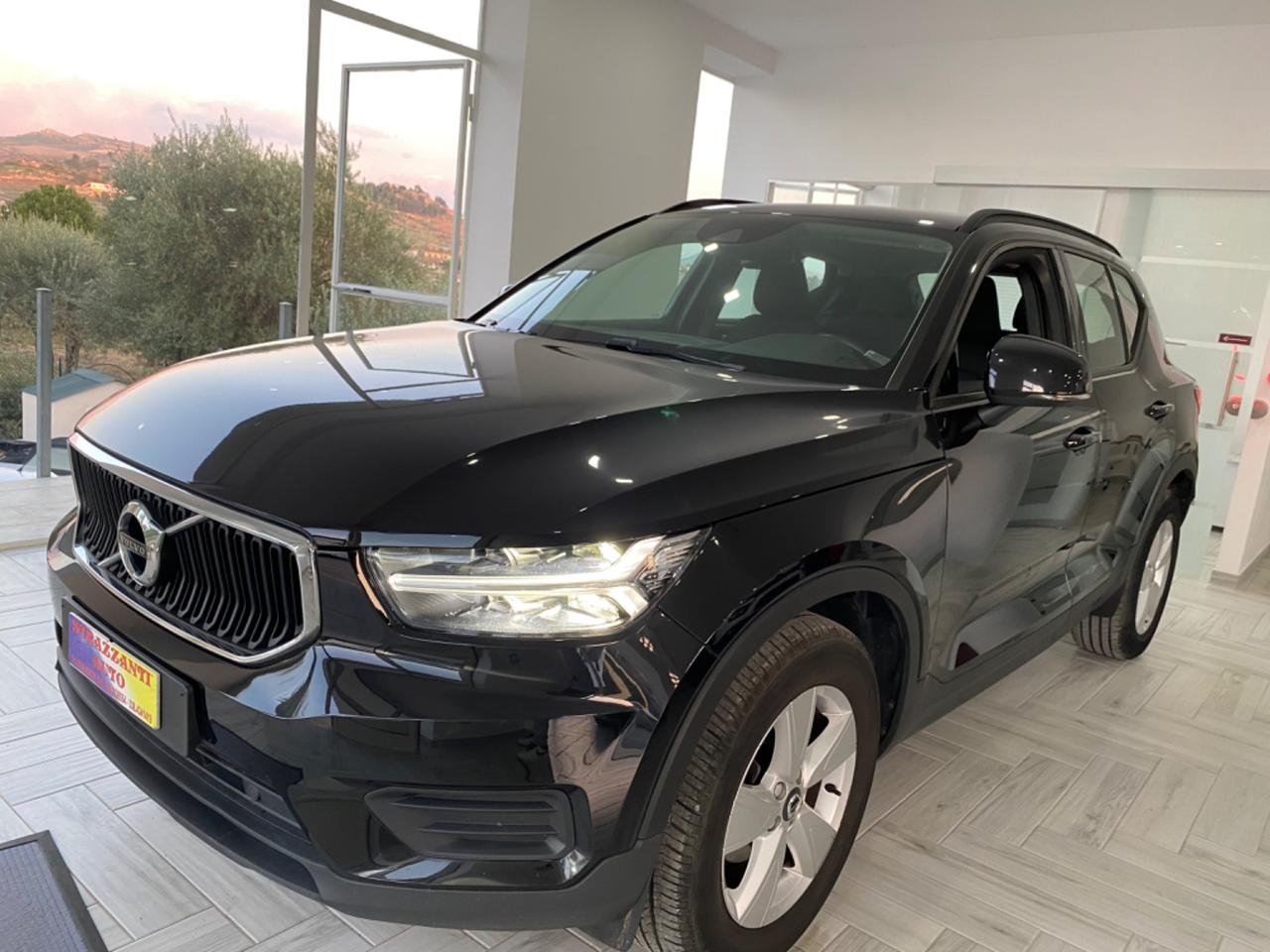 Volvo XC40 2.0D 150cv auto. Iscription FULL LED/CAM2020