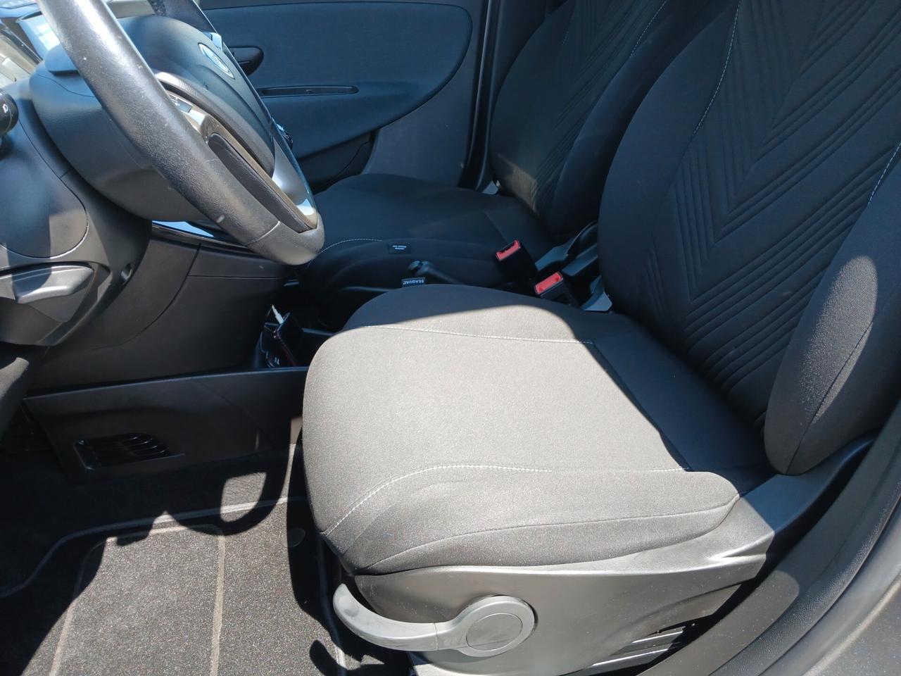 Lancia Ypsilon 1.0 HYBRID 70CV GOLD 2023