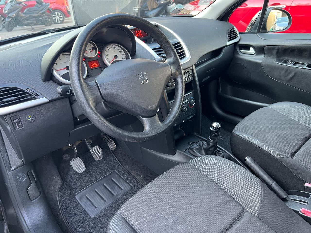 Peugeot 207 1.4 8V 75CV 5p. GPL