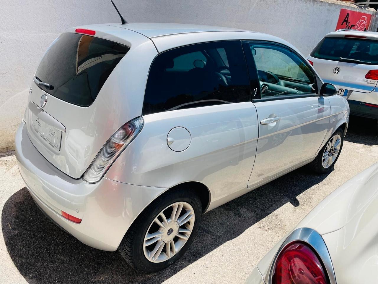 Lancia Ypsilon 1.2 Argento