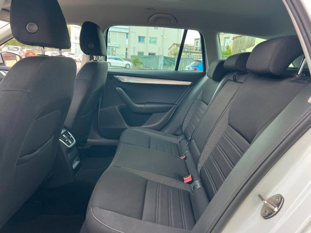 Skoda Octavia Wagon 1.5 g-tec Executive 130cv dsg