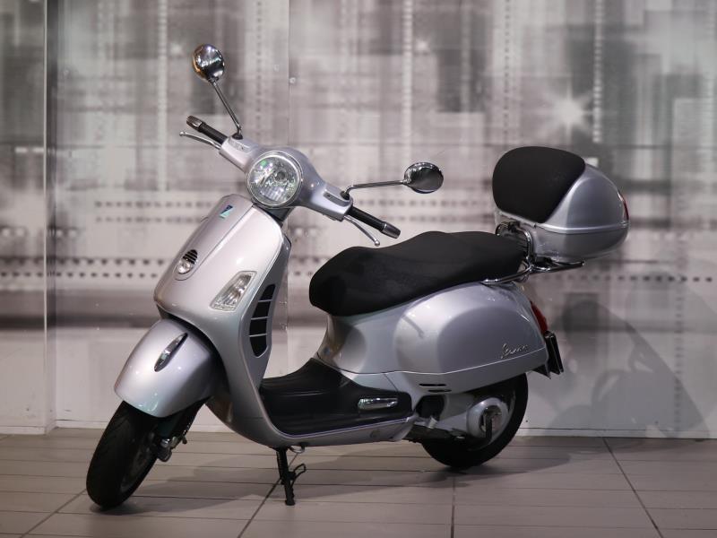 Piaggio Vespa GTS 250