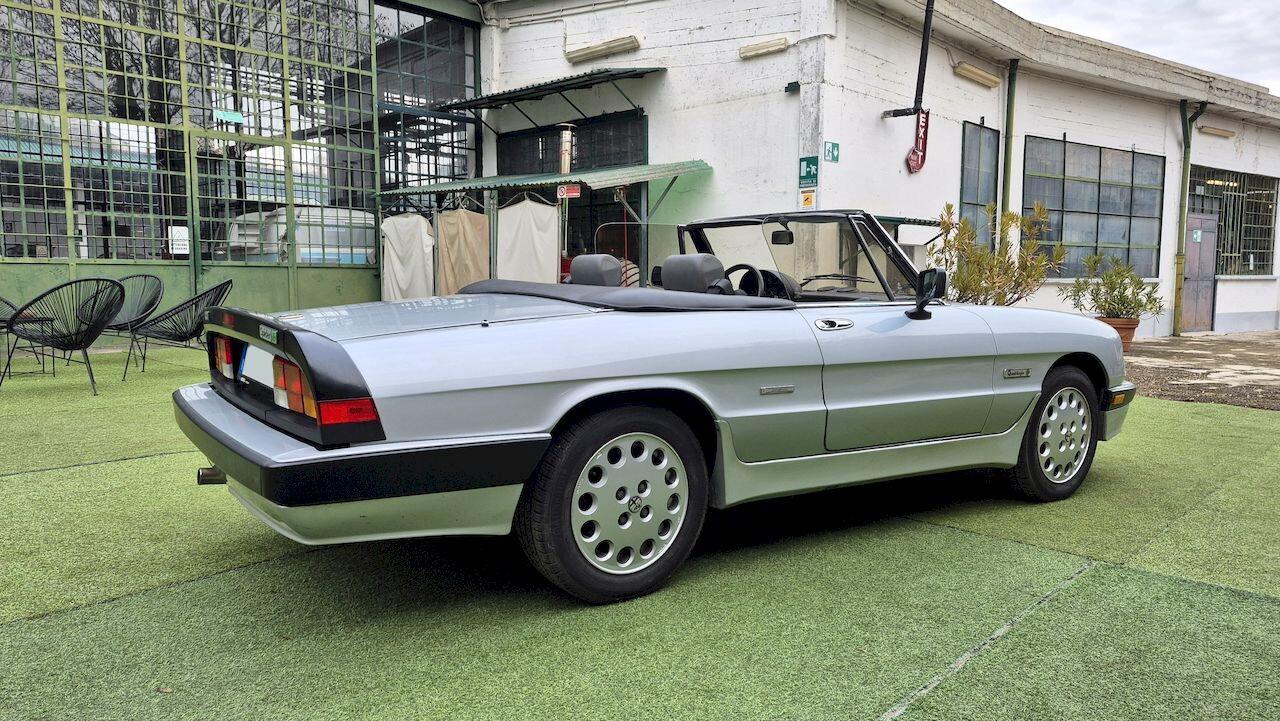 Alfa Romeo Spider 2.0i Quadrifoglio Verde – 1987