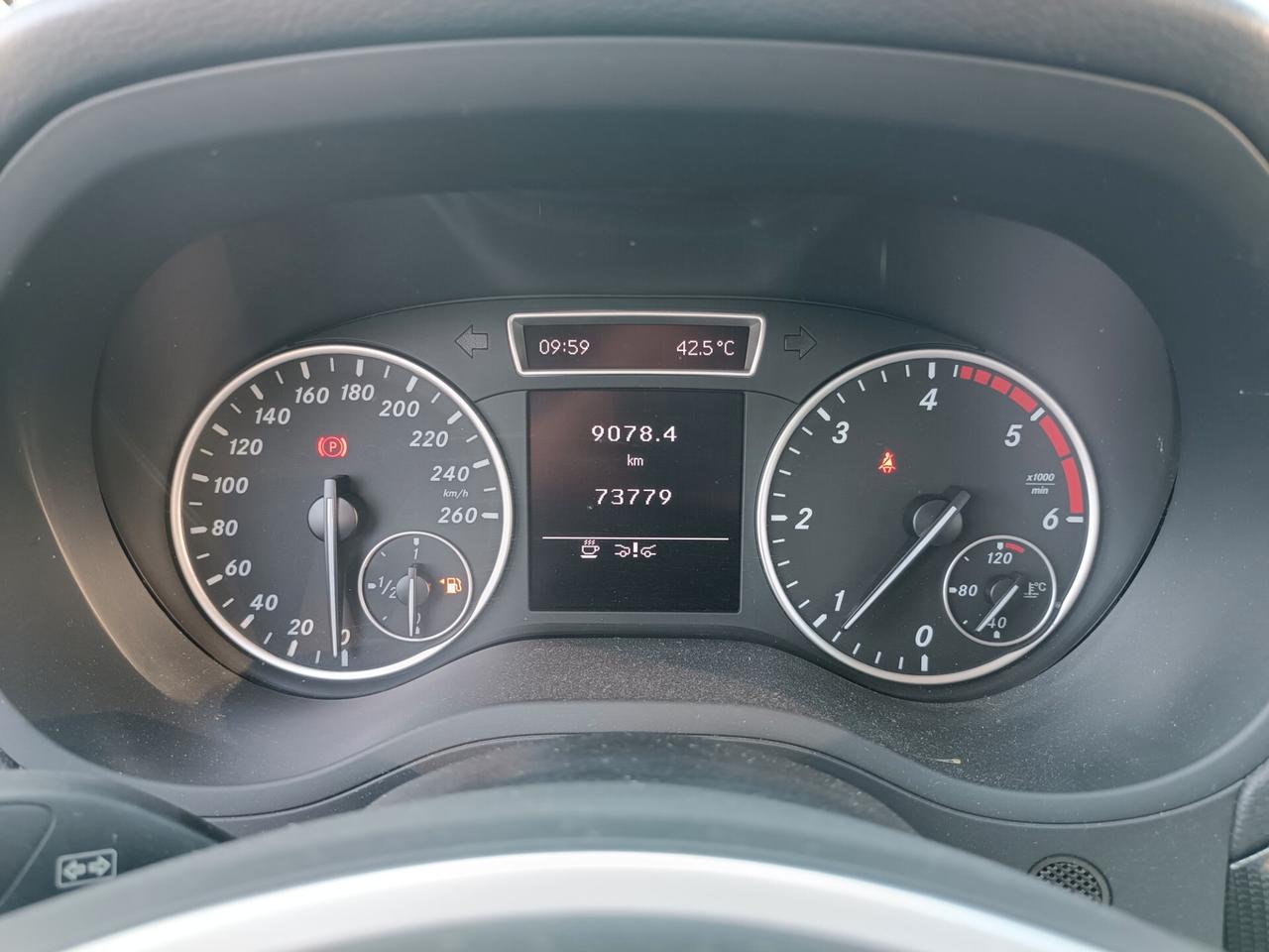 Mercedes-benz B 180 CDI Premium solo 72.000km!